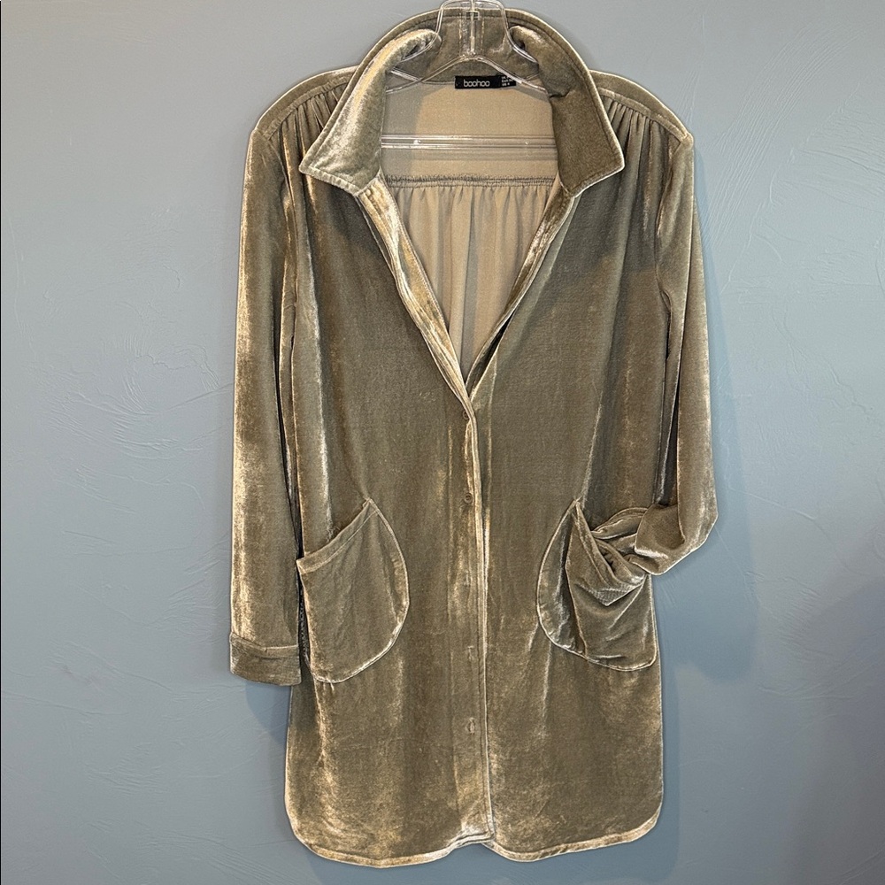 BOOHOO Plush Velvet Jacket in Silver